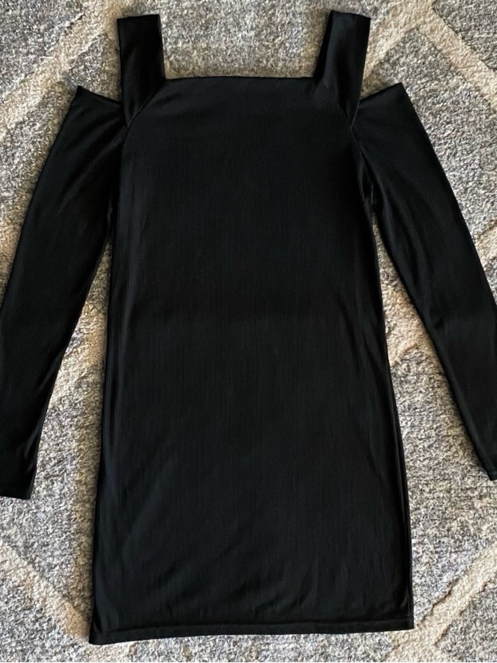Black Shoulder-Cut Ribbed Dress - Picture 3 of 4